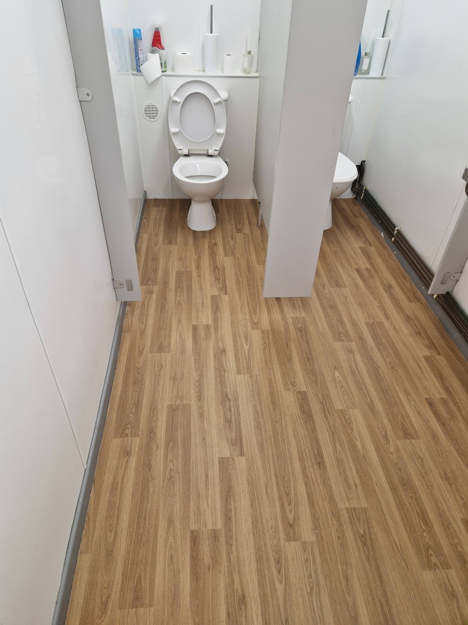 Coved upstand to 100mm in Nottingham healthcare washroom